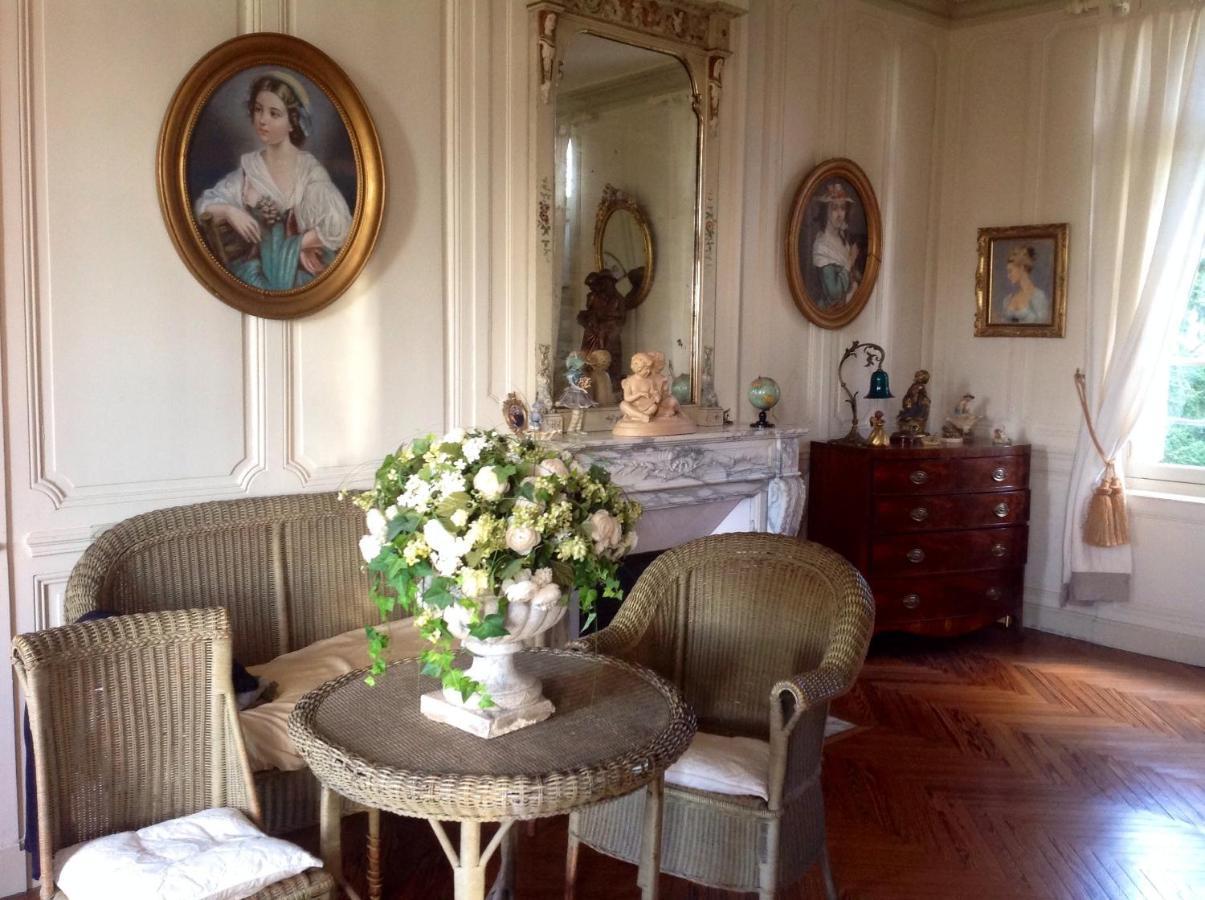 Chateau Du Mont Perreux Saint-Martin-du-Vivier Екстер'єр фото